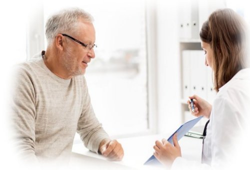 Clinician in conversation with patient